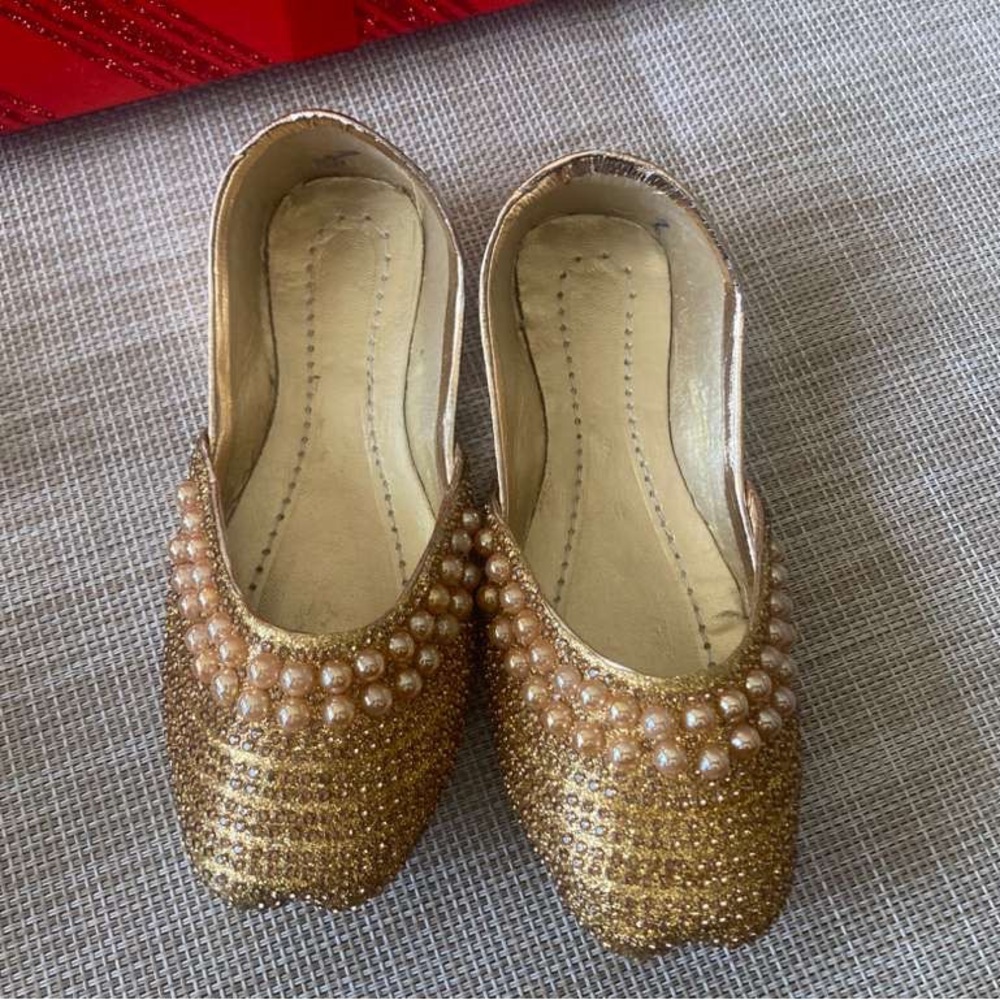 Gold Beaded toddlers girls khussa Flats